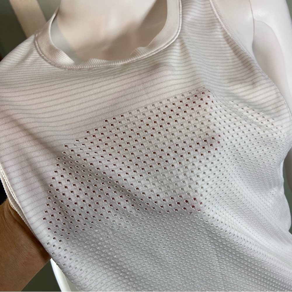 lululemon Breeze By Muscle Tank II White Mesh Athletic Tank XSmall/Small - Picture 8 of 11